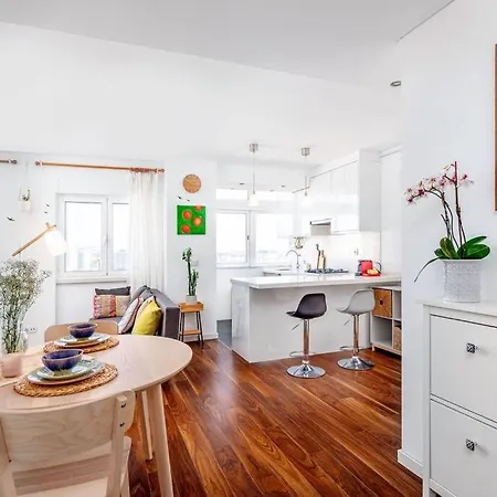 Stylish Sunny With Ac Amazing View And Fast Wifi 아파트 리스본