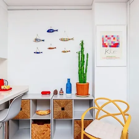 Sunny Designer Flat With Ac & View