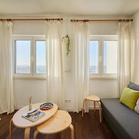 Sunny Designer Flat With Ac & View *