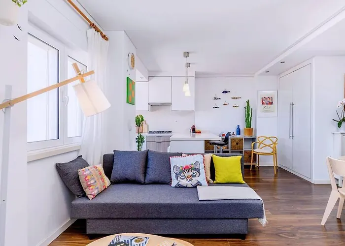 Stylish Sunny With Ac Amazing View And Fast Wifi Apartment