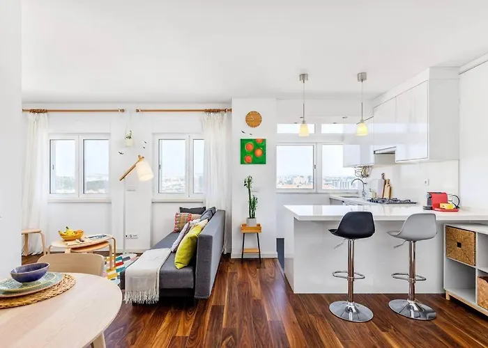 Stylish Sunny With Ac Amazing View And Fast Wifi