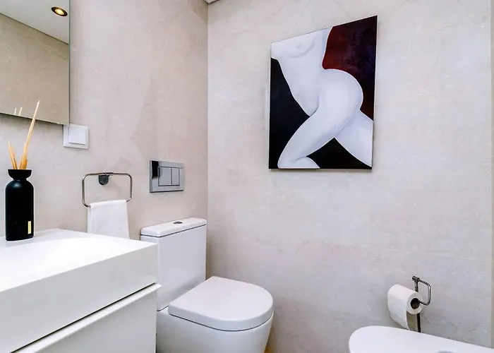 Apartment Stylish Sunny With Ac Amazing View And Fast Wifi