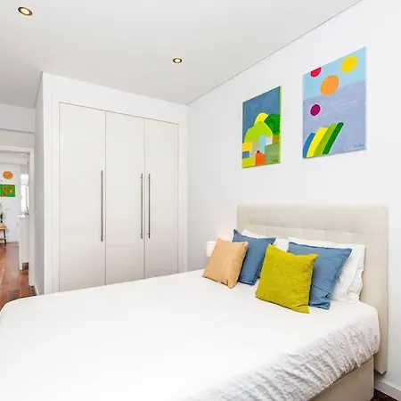 Cozy Bright Space With Landscape And Air Conditioner