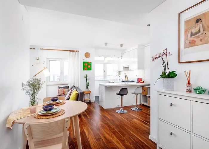 Stylish Sunny With Ac Amazing View And Fast Wifi 아파트 리스본